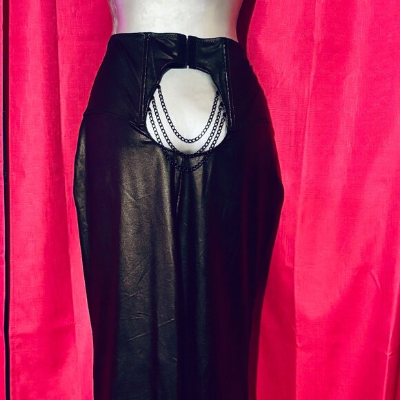 🖤 Chain Reaction - Faux Leather Slip Skirt 🖤 - Picture 1 of 5
